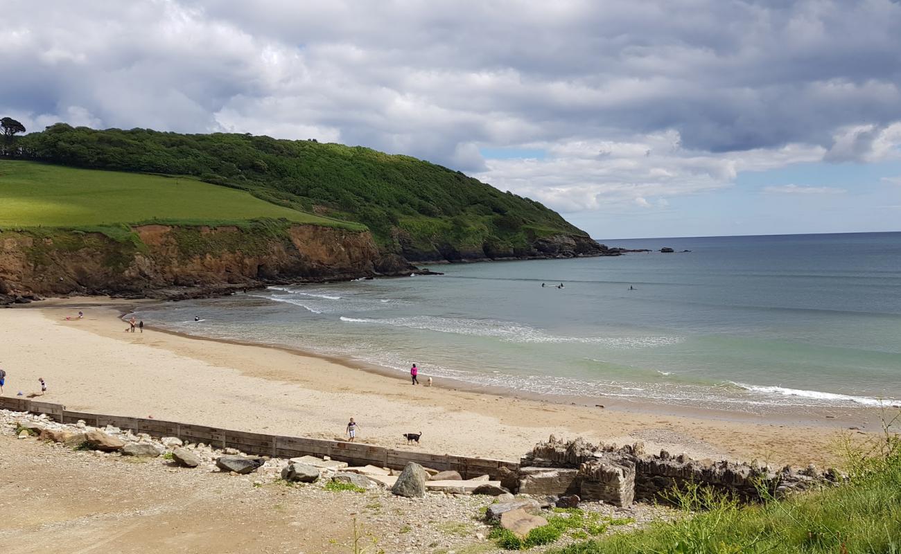 Caerhays Plajı (Porthluney Koyu)'in fotoğrafı açık bej kum yüzey ile