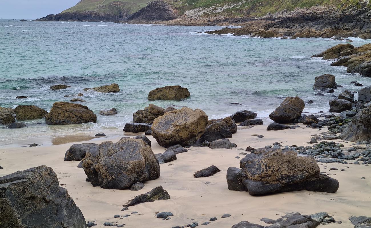 Porthzennor Cove'in fotoğrafı kayalık arazi yüzey ile