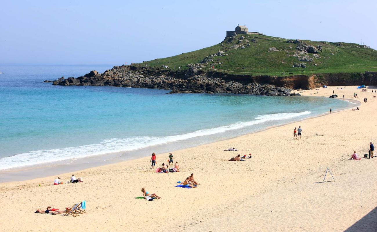 Porthmeor beach'in fotoğrafı parlak kum yüzey ile