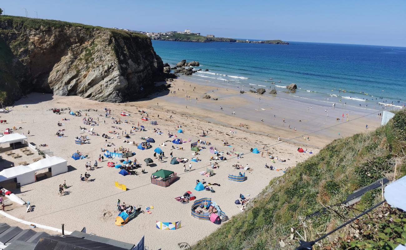 Newquay beach'in fotoğrafı parlak kum yüzey ile