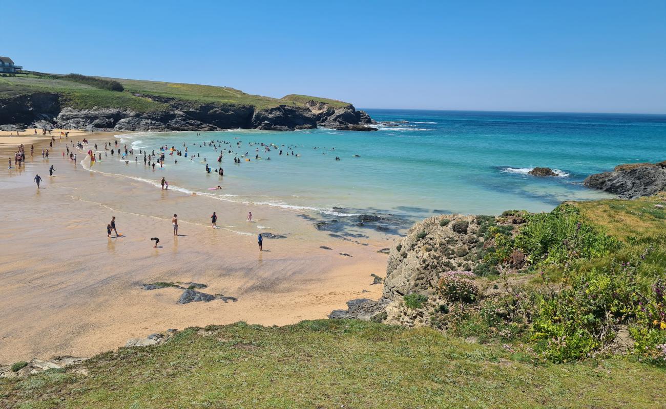 Treyarnon Bay'in fotoğrafı parlak ince kum yüzey ile