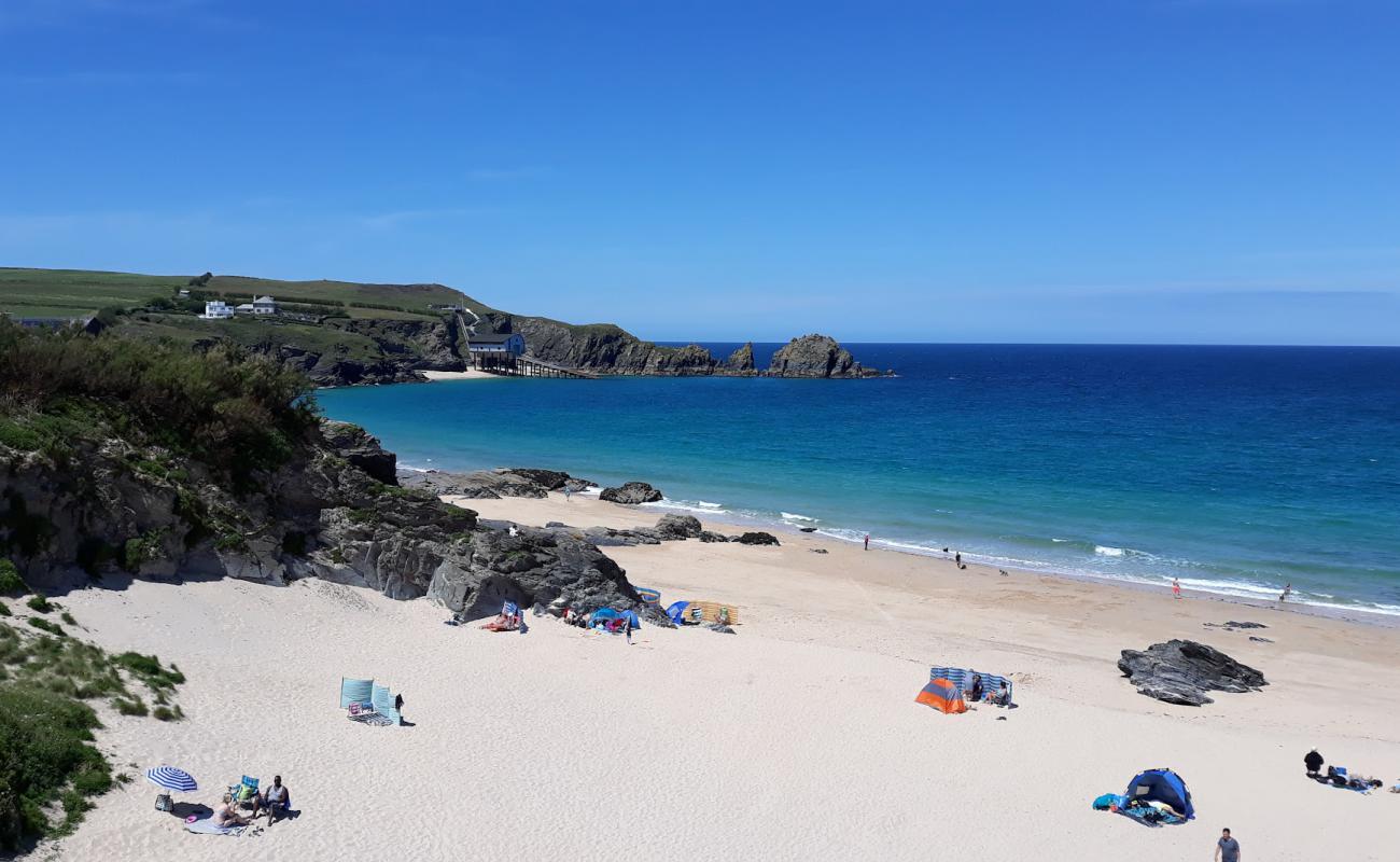 Long Cove beach'in fotoğrafı hafif ince çakıl taş yüzey ile