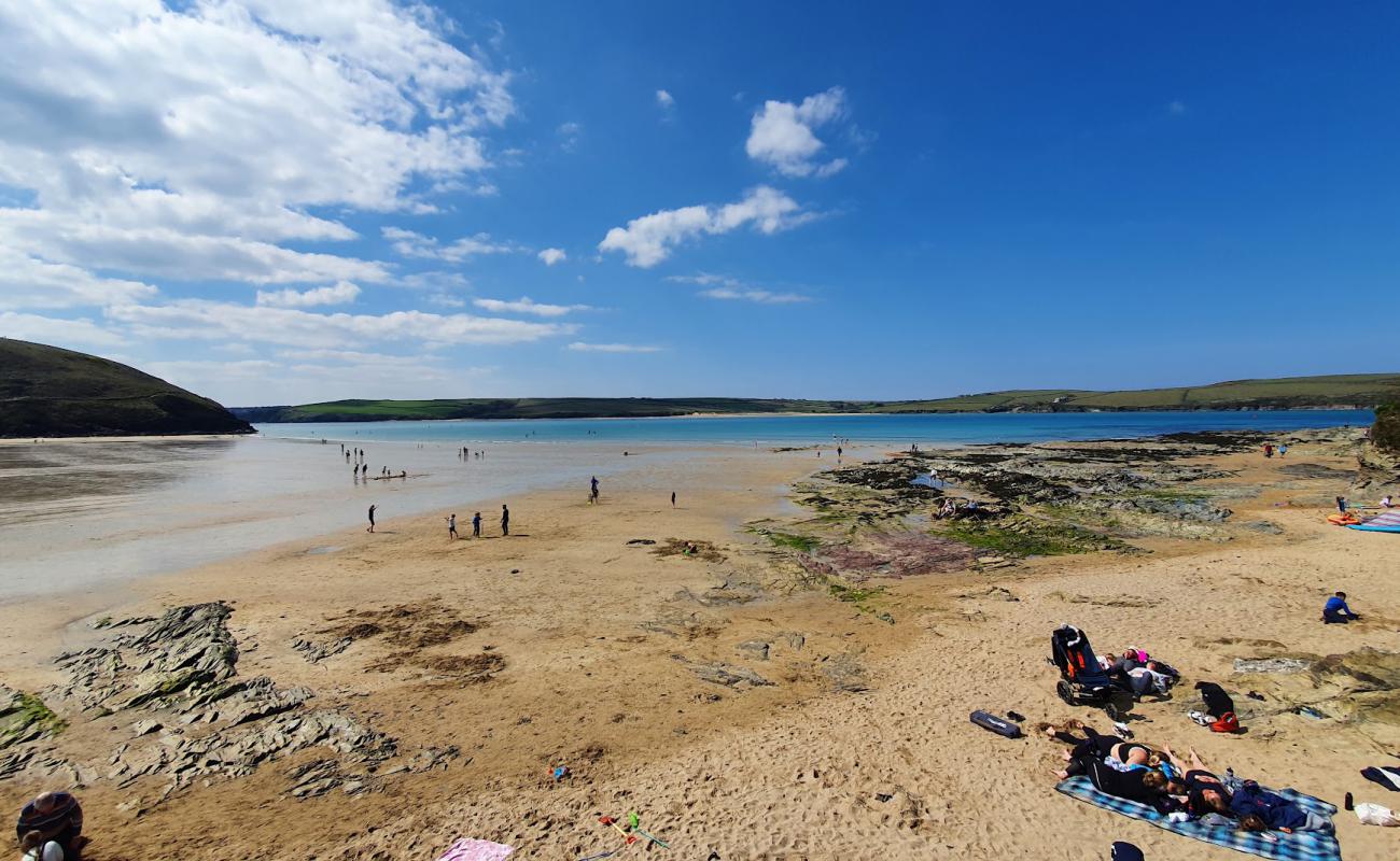 Daymer Bay'in fotoğrafı parlak kum yüzey ile