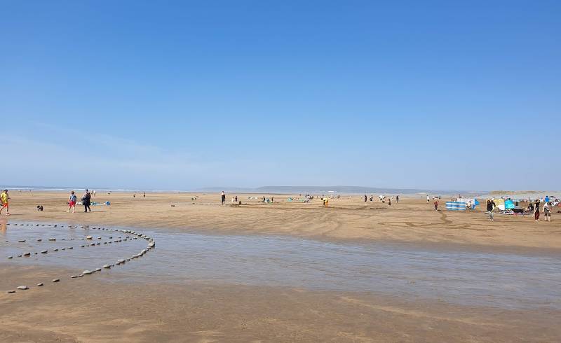 Westward beach'in fotoğrafı gri kum ve çakıllar yüzey ile