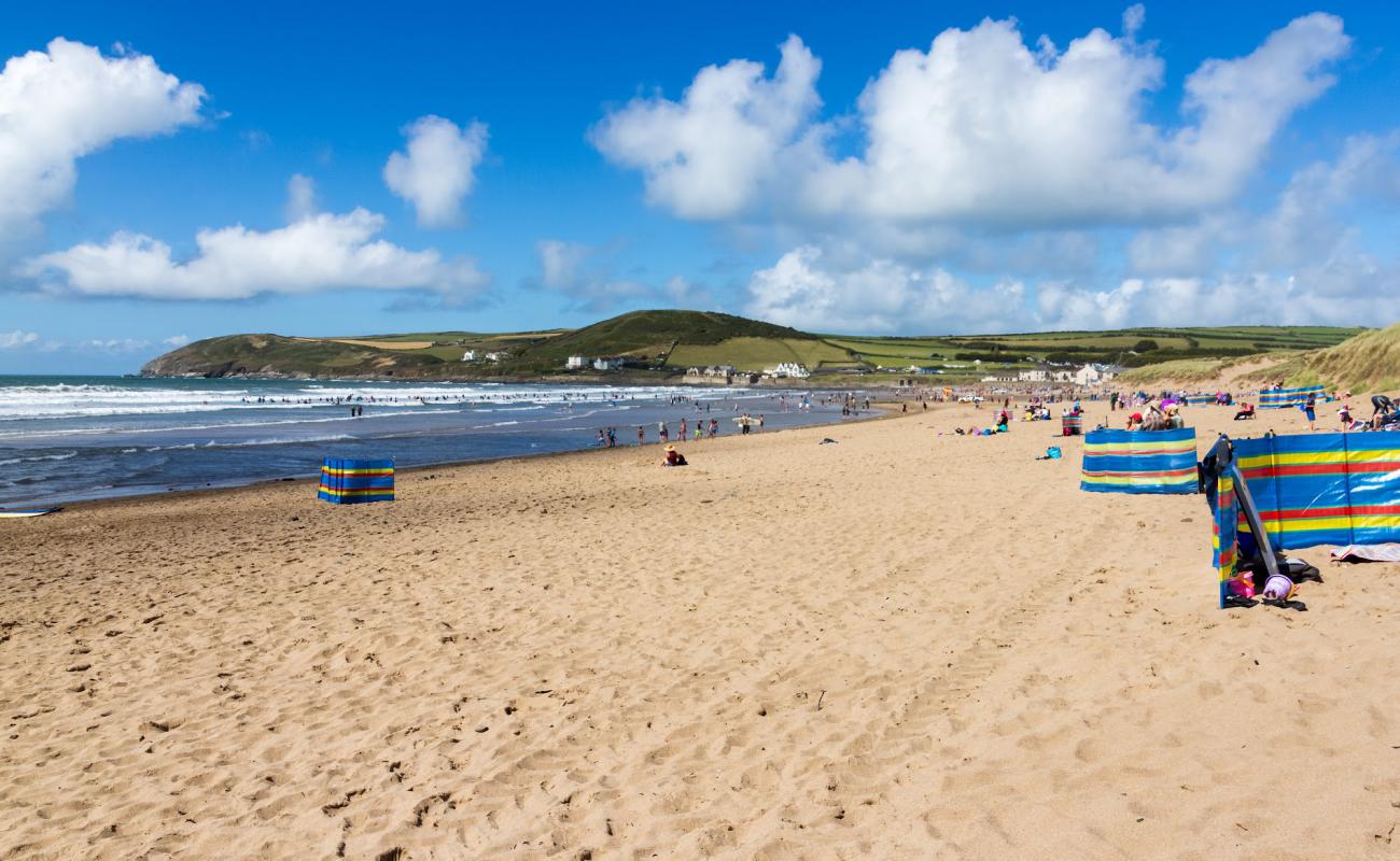Croyde Plajı'in fotoğrafı açık bej kum yüzey ile