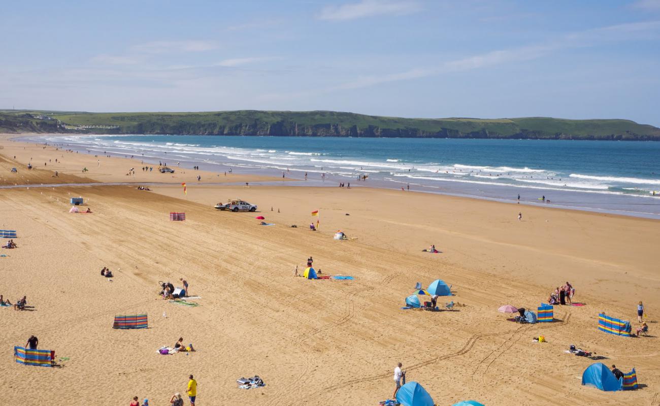 Woolacombe Plajı'in fotoğrafı açık bej kum yüzey ile