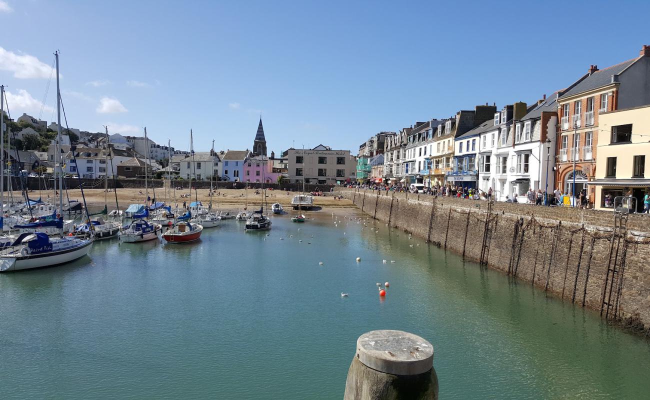 Ilfracombe Beach'in fotoğrafı i̇nce kahverengi kum yüzey ile