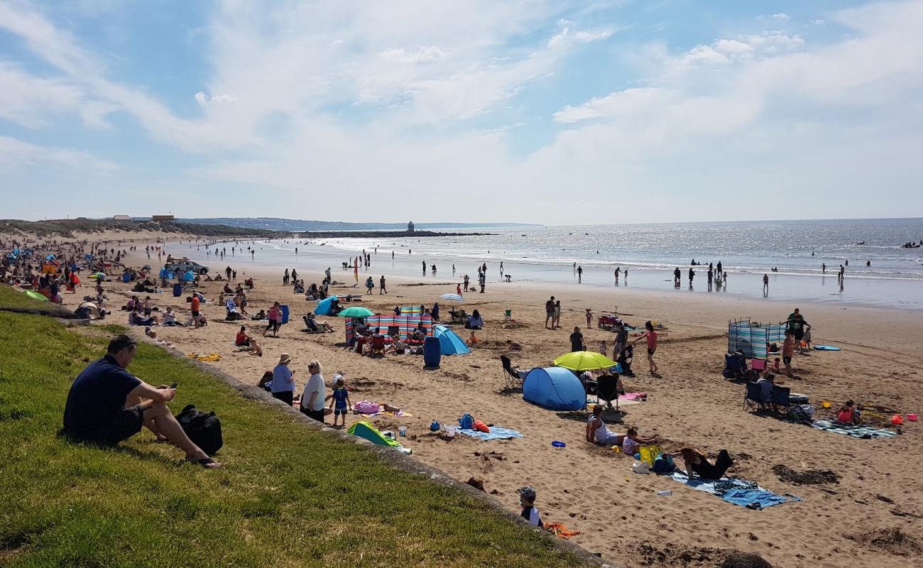Trecco Bay Beach'in fotoğrafı açık bej kum yüzey ile