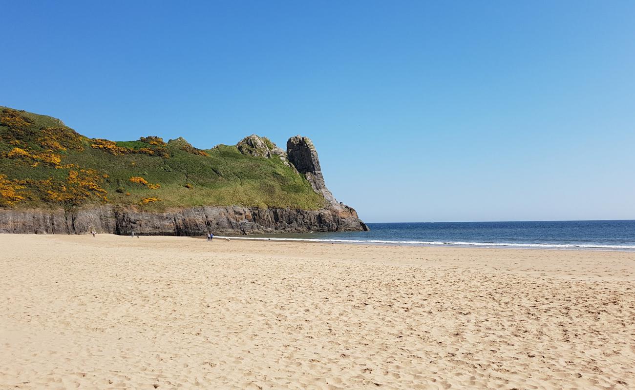 Oxwich Bay beach'in fotoğrafı i̇nce bej kum yüzey ile