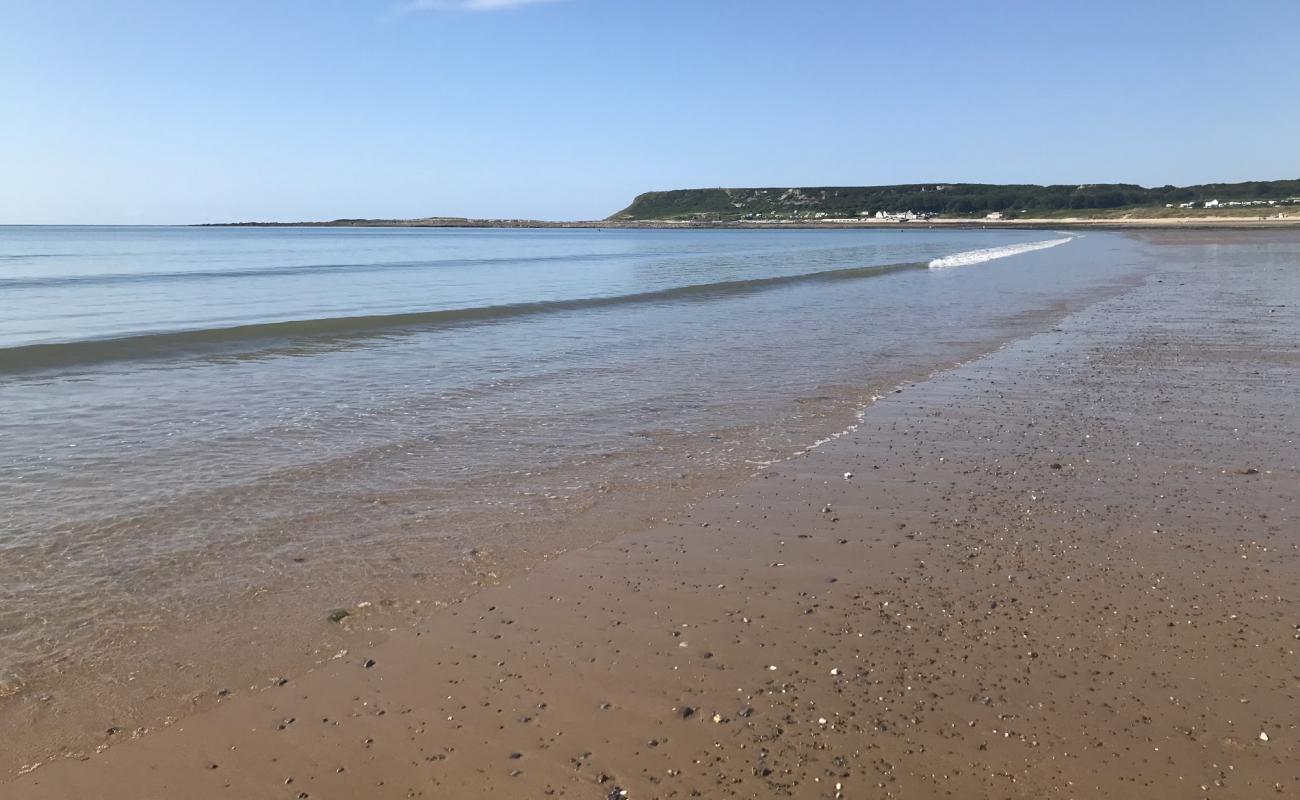 Port Eynon beach'in fotoğrafı siyah kum ve çakıl yüzey ile