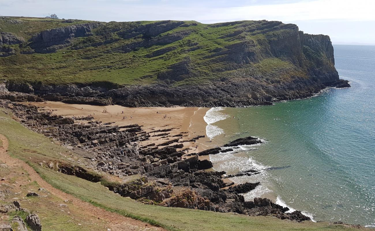 Mewslade Bay'in fotoğrafı gri kum yüzey ile