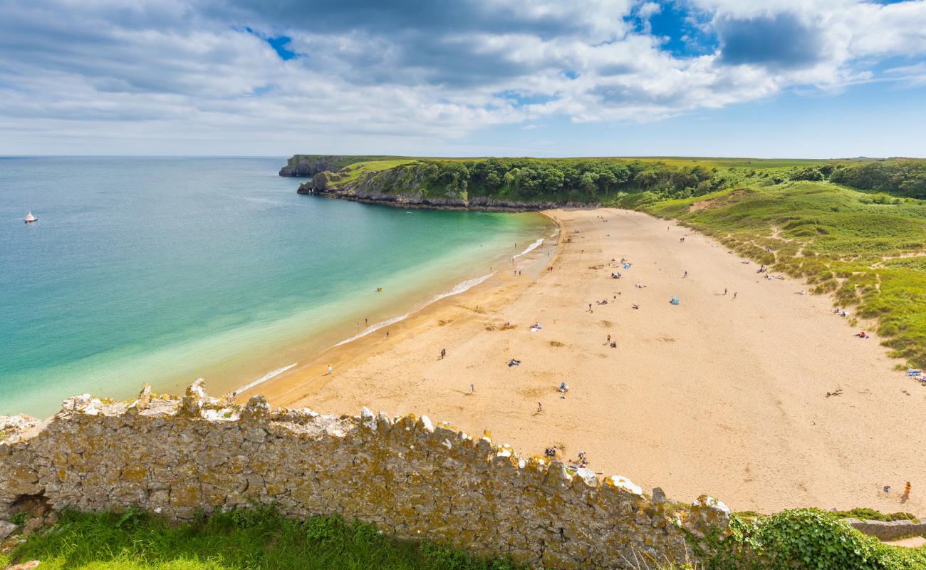 Barafundle Bay beach'in fotoğrafı açık bej kum yüzey ile