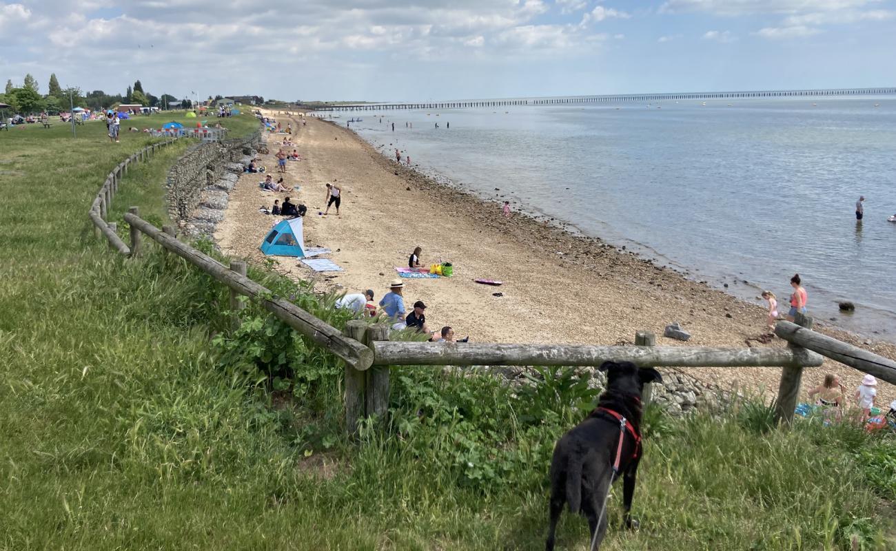 Shoebury Doğu plajı'in fotoğrafı bej kum ve çakıl yüzey ile