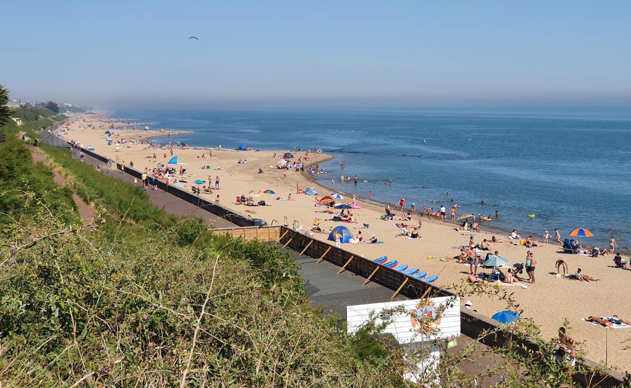 Clacton beach'in fotoğrafı çakıl ile kum yüzey ile