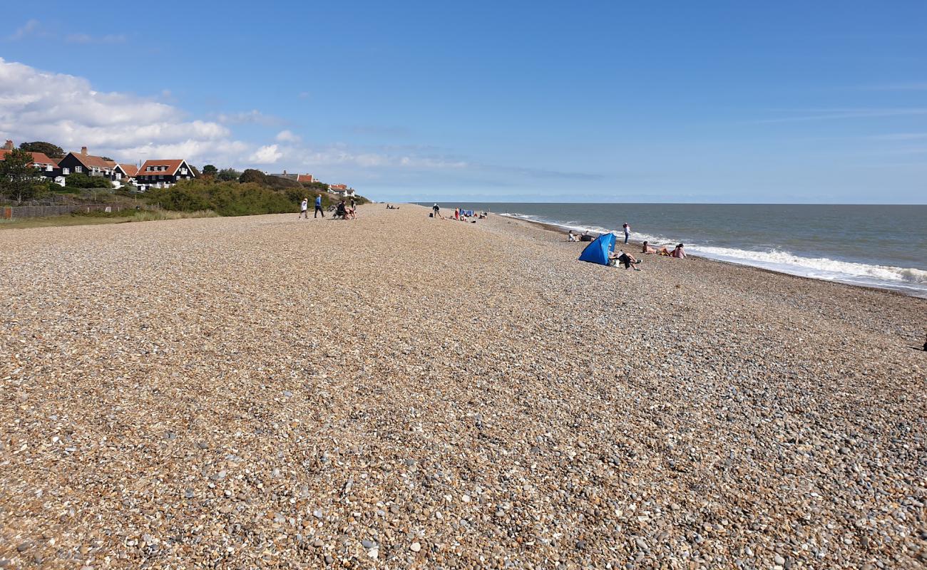 Thorpeness plajı'in fotoğrafı kahverengi çakıl yüzey ile