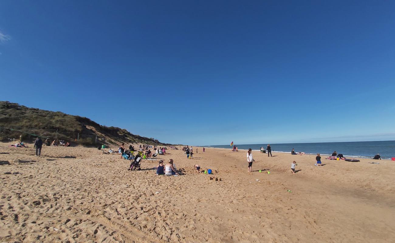 Hemsby beach'in fotoğrafı açık bej kum yüzey ile