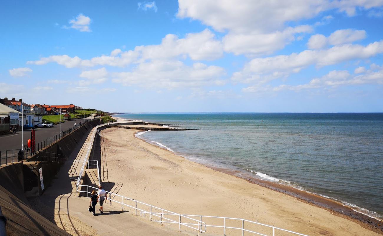 Hornsea Plajı'in fotoğrafı parlak kum yüzey ile