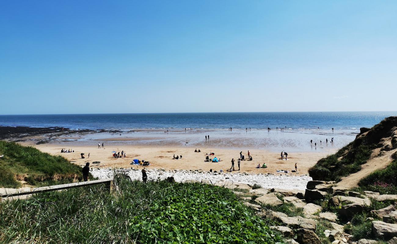 Danes Dyke beach'in fotoğrafı beyaz çakıl taş yüzey ile