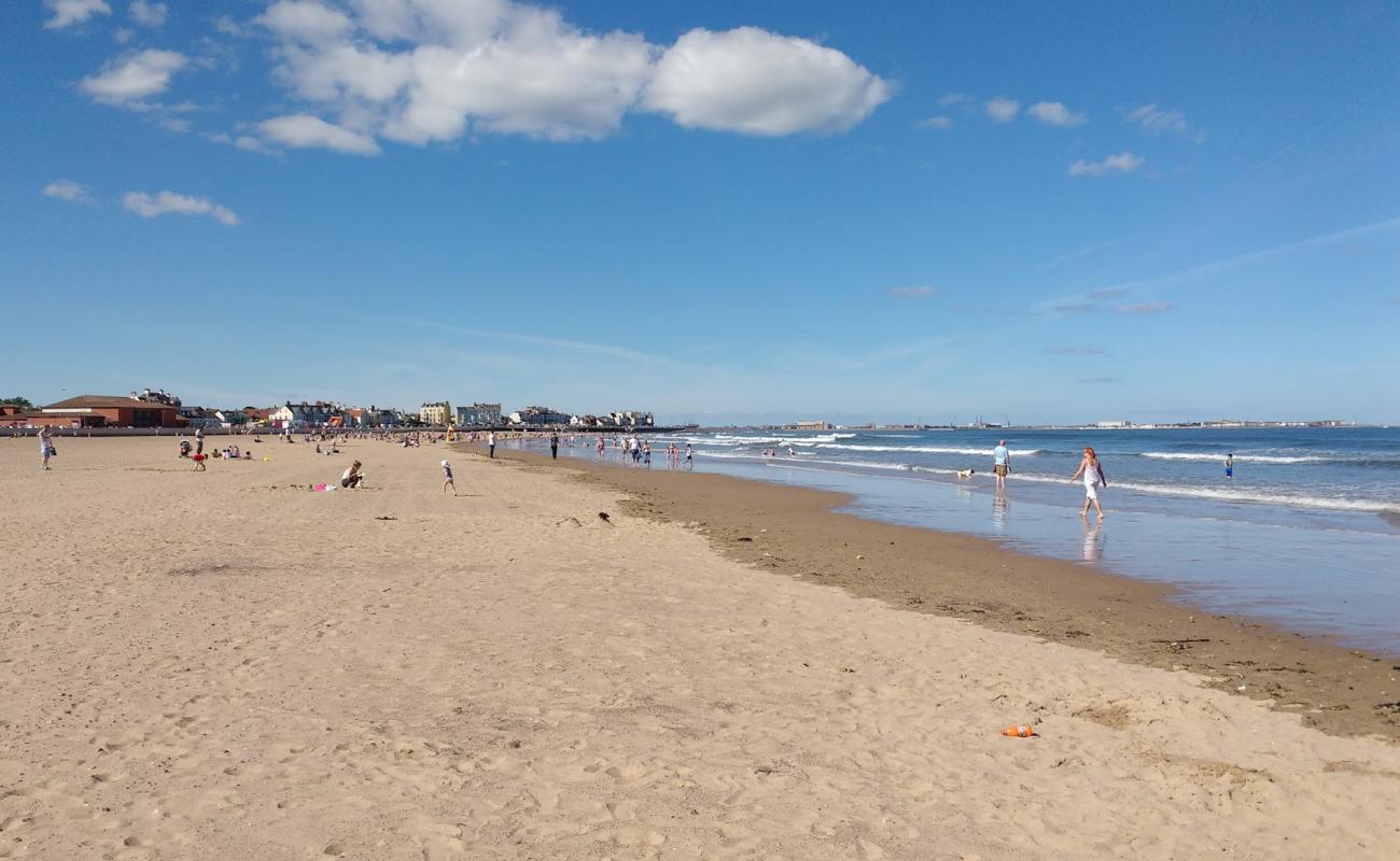 Seaton Carew beach'in fotoğrafı açık bej kum yüzey ile