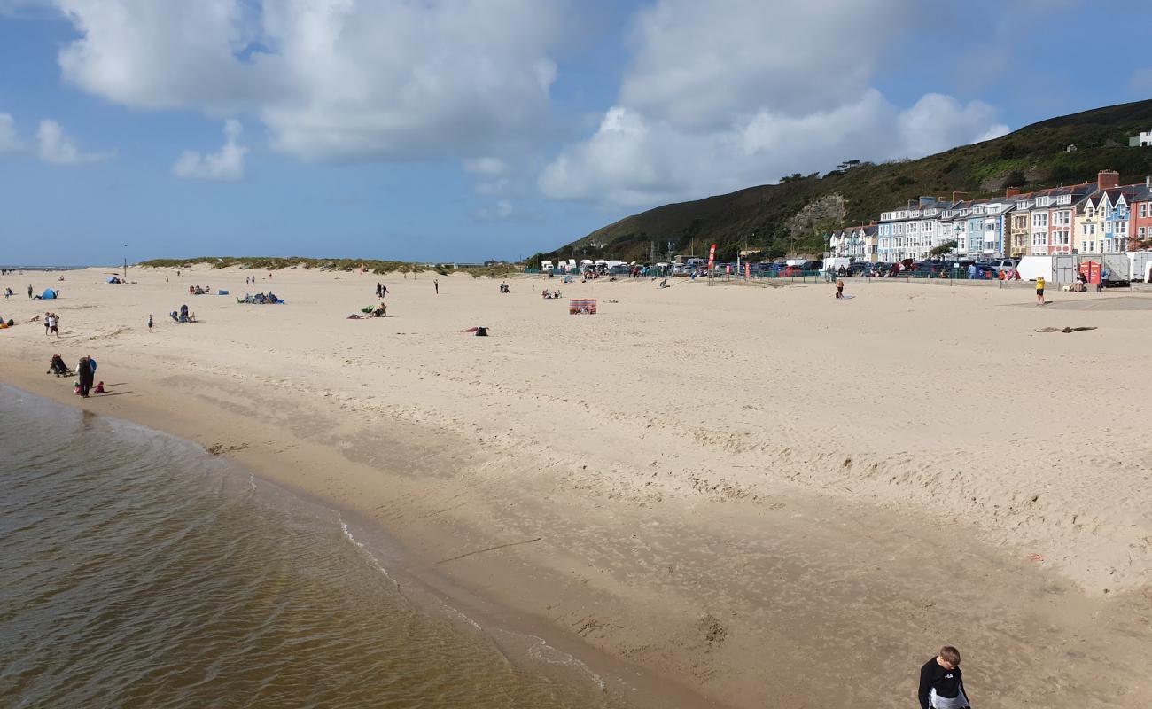 Aberdyfi plajı'in fotoğrafı parlak kum yüzey ile