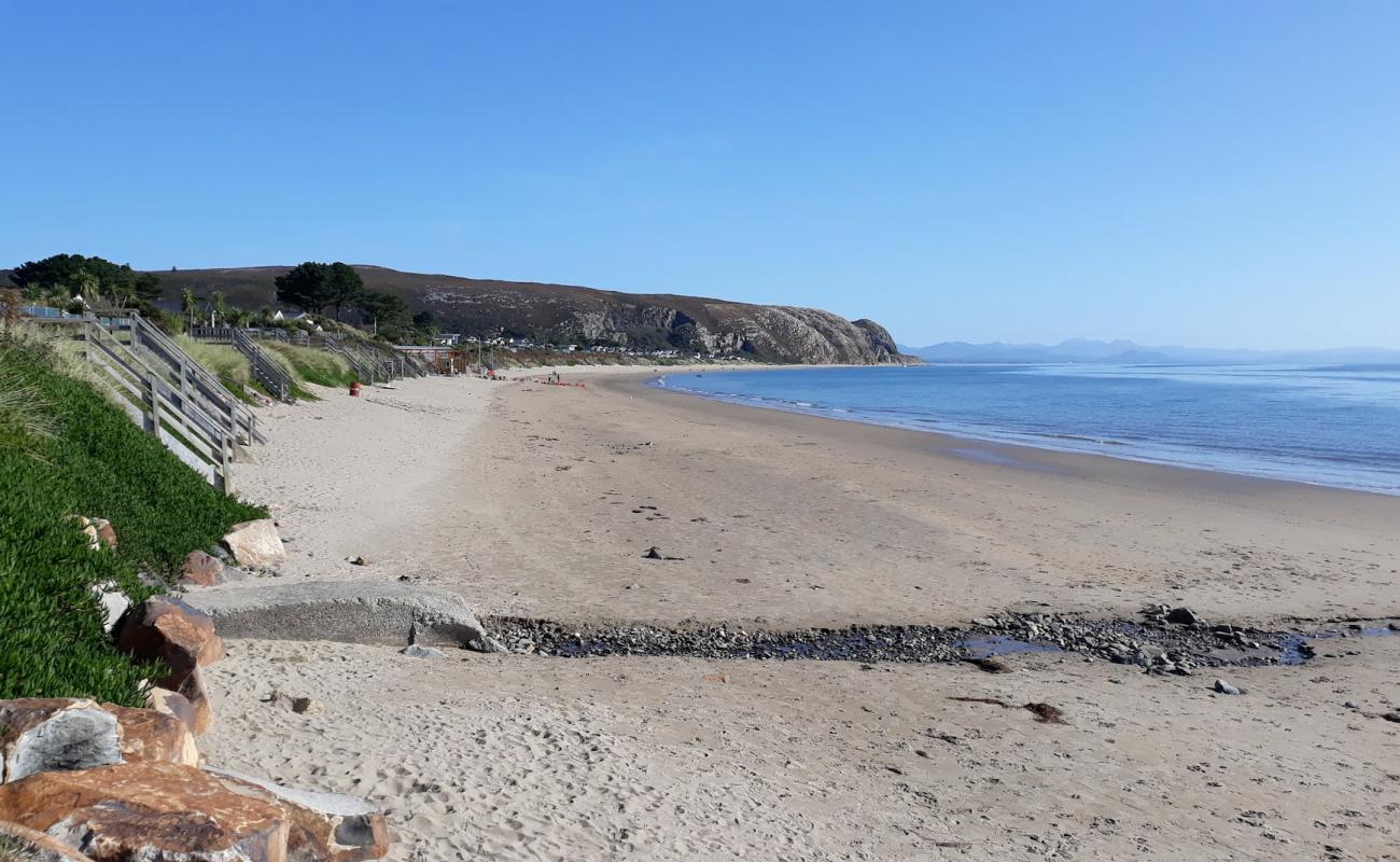 Quarry beach'in fotoğrafı parlak kum yüzey ile