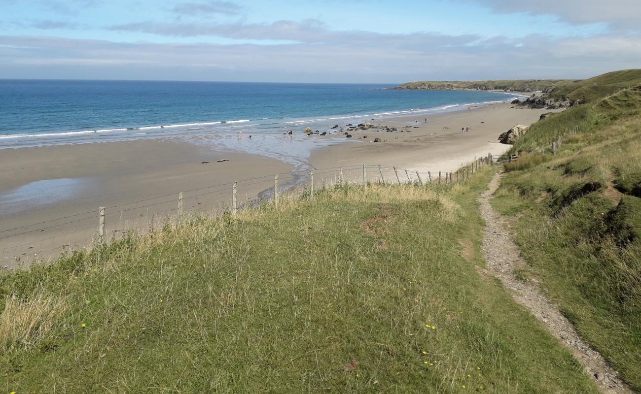 Traeth Penllech'in fotoğrafı açık bej kum yüzey ile