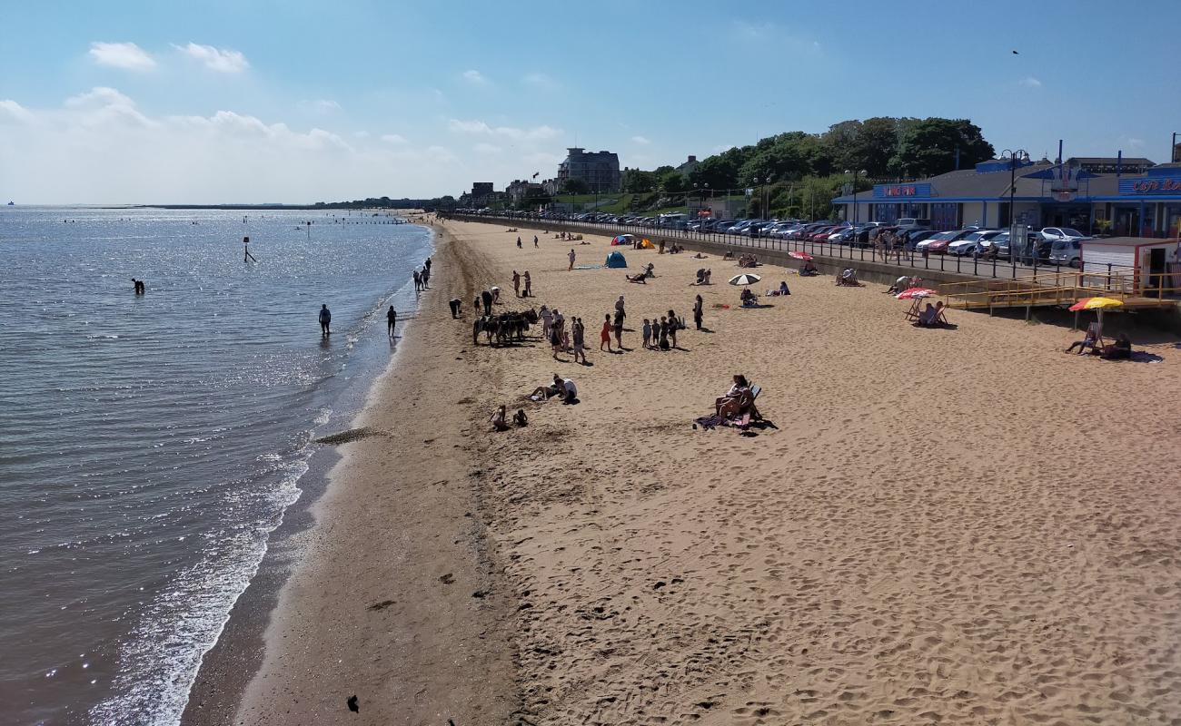 Cleethorpes Plajı'in fotoğrafı açık bej kum yüzey ile