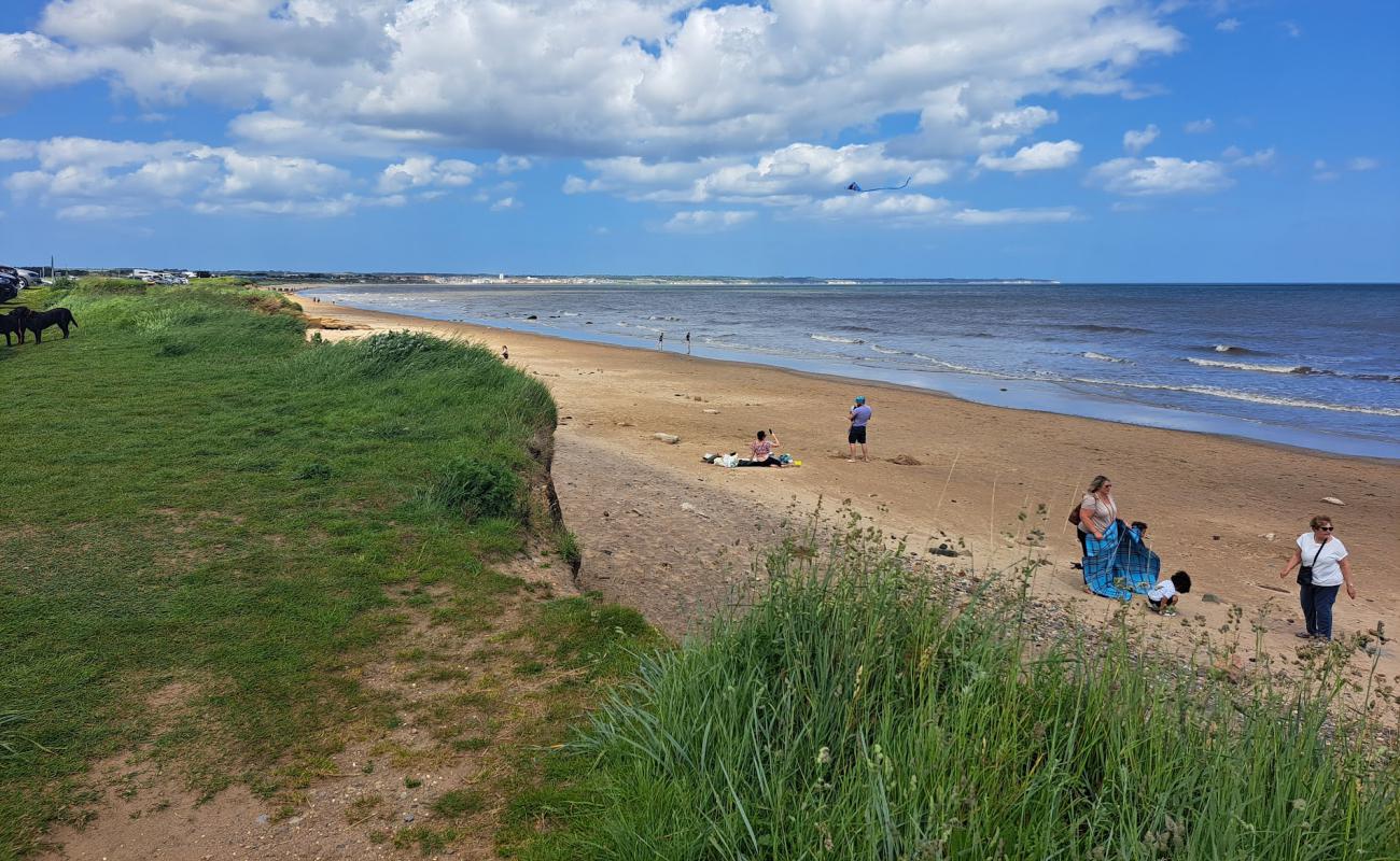 Fraisthorpe beach'in fotoğrafı açık bej kum yüzey ile