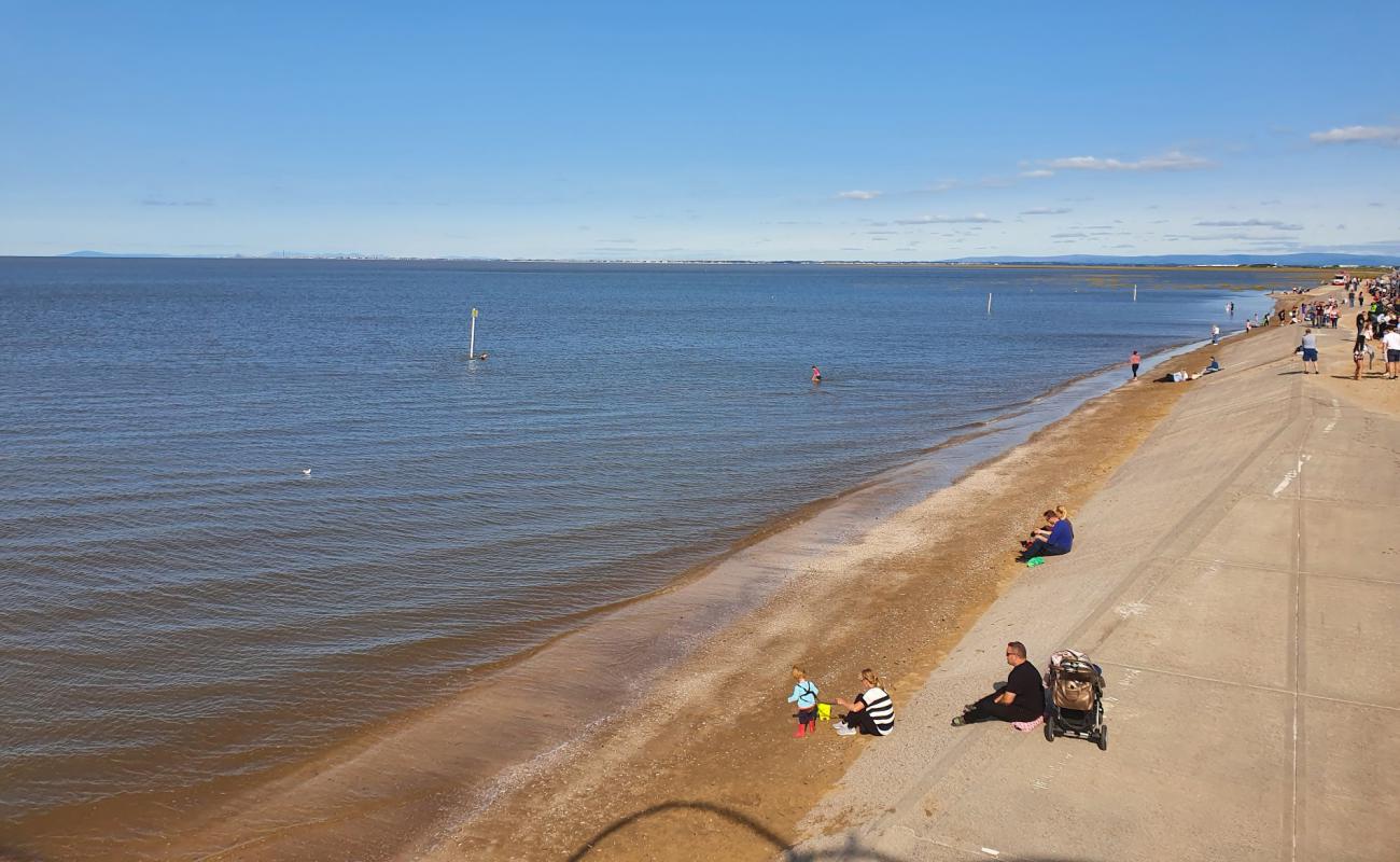 Southport Plajı'in fotoğrafı parlak kum yüzey ile