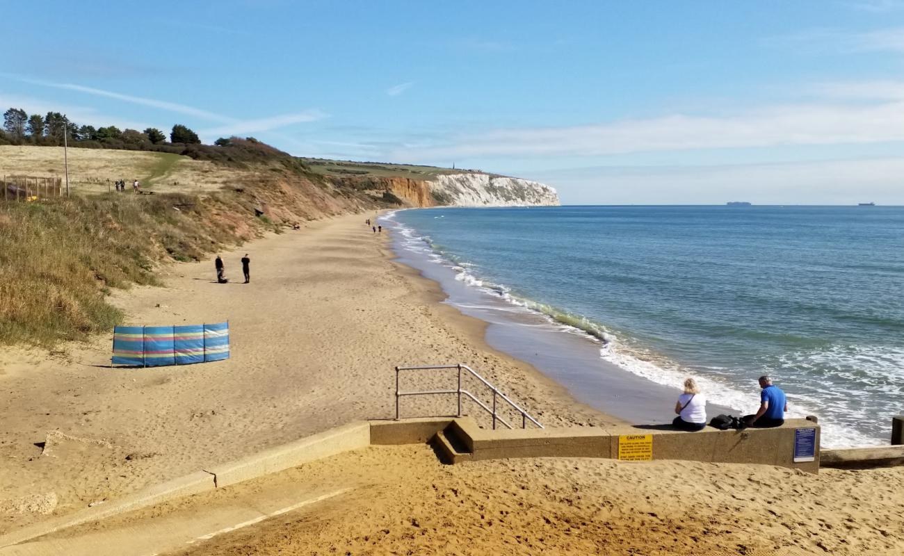 Yaverland Beach'in fotoğrafı parlak kum yüzey ile