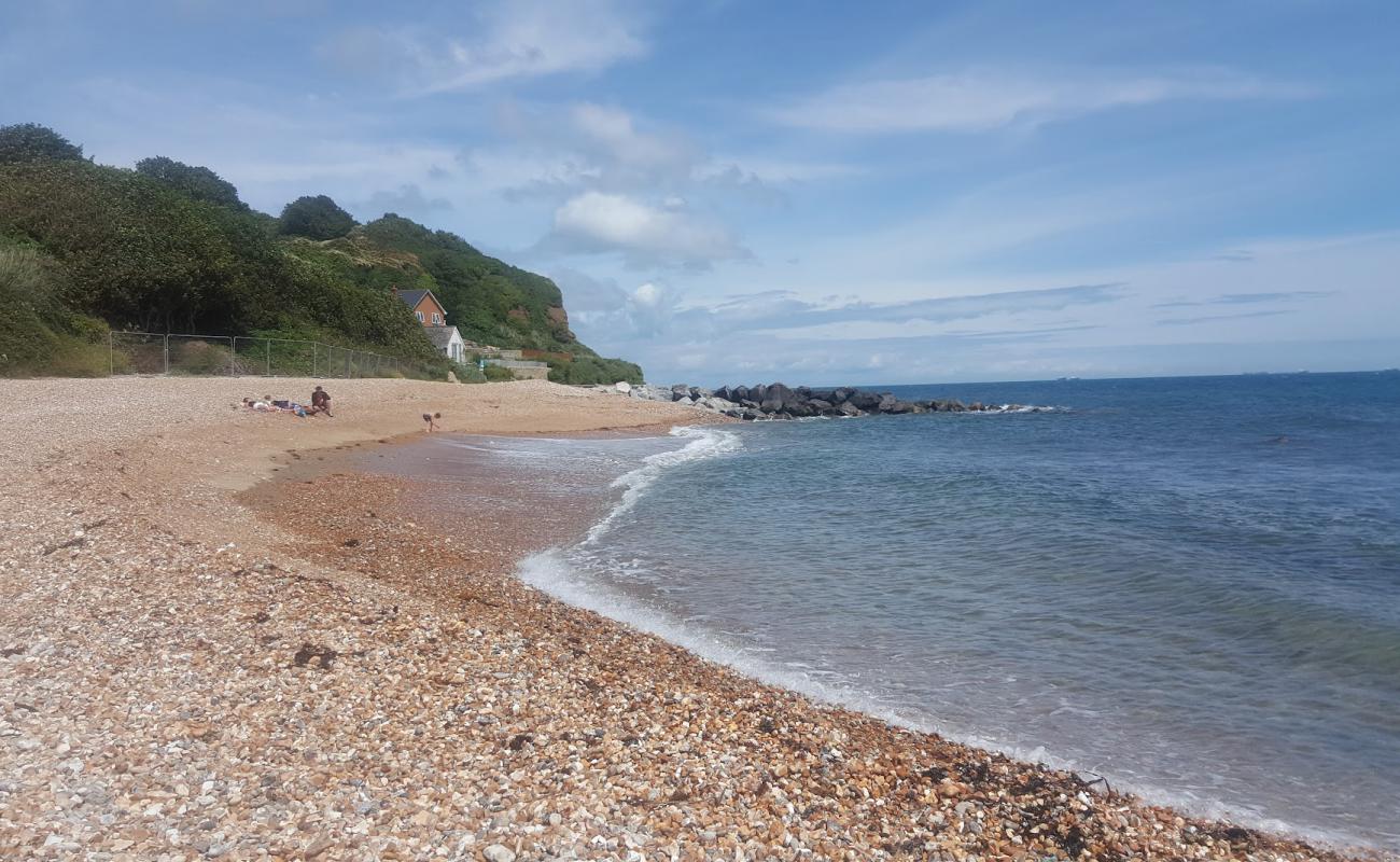 Monks Bay'in fotoğrafı hafif çakıl yüzey ile