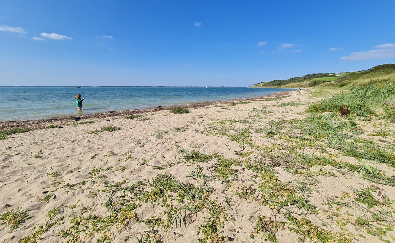 Thorness Bay Beach'in fotoğrafı çakıl ile kum yüzey ile