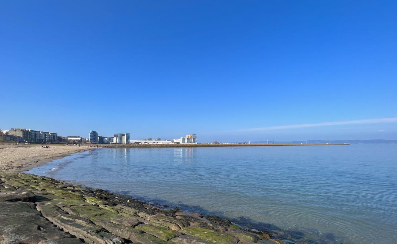 Wardie Bay'in fotoğrafı parlak kum yüzey ile