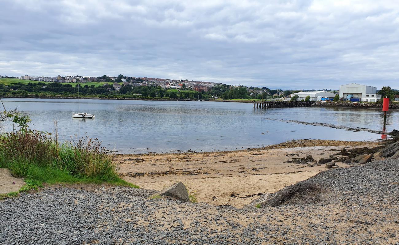 Inverkeithing Beach'in fotoğrafı açık bej kum yüzey ile