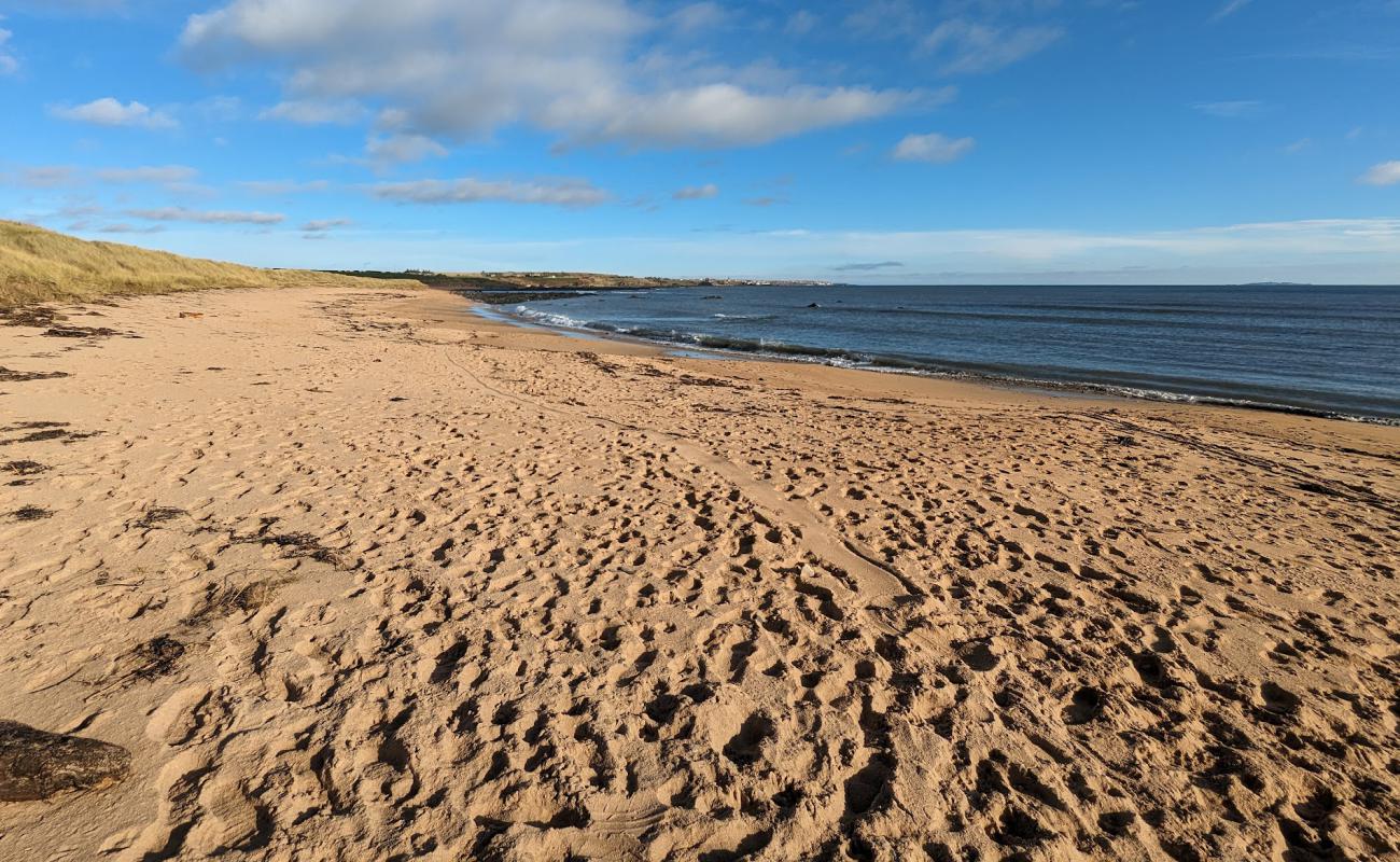 Lady's Tower Beach'in fotoğrafı parlak kum ve kayalar yüzey ile