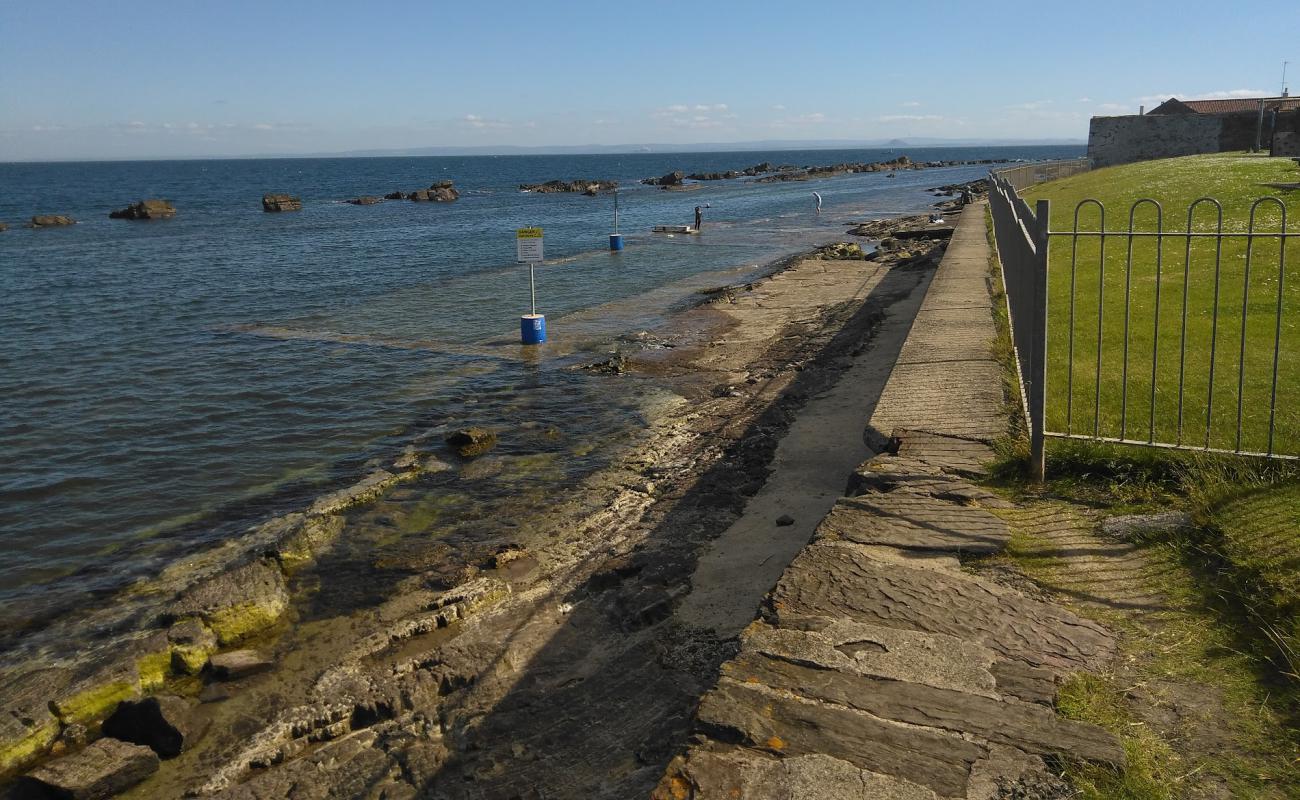 Cellardyke Tidal Pool Beach'in fotoğrafı kayalık arazi yüzey ile
