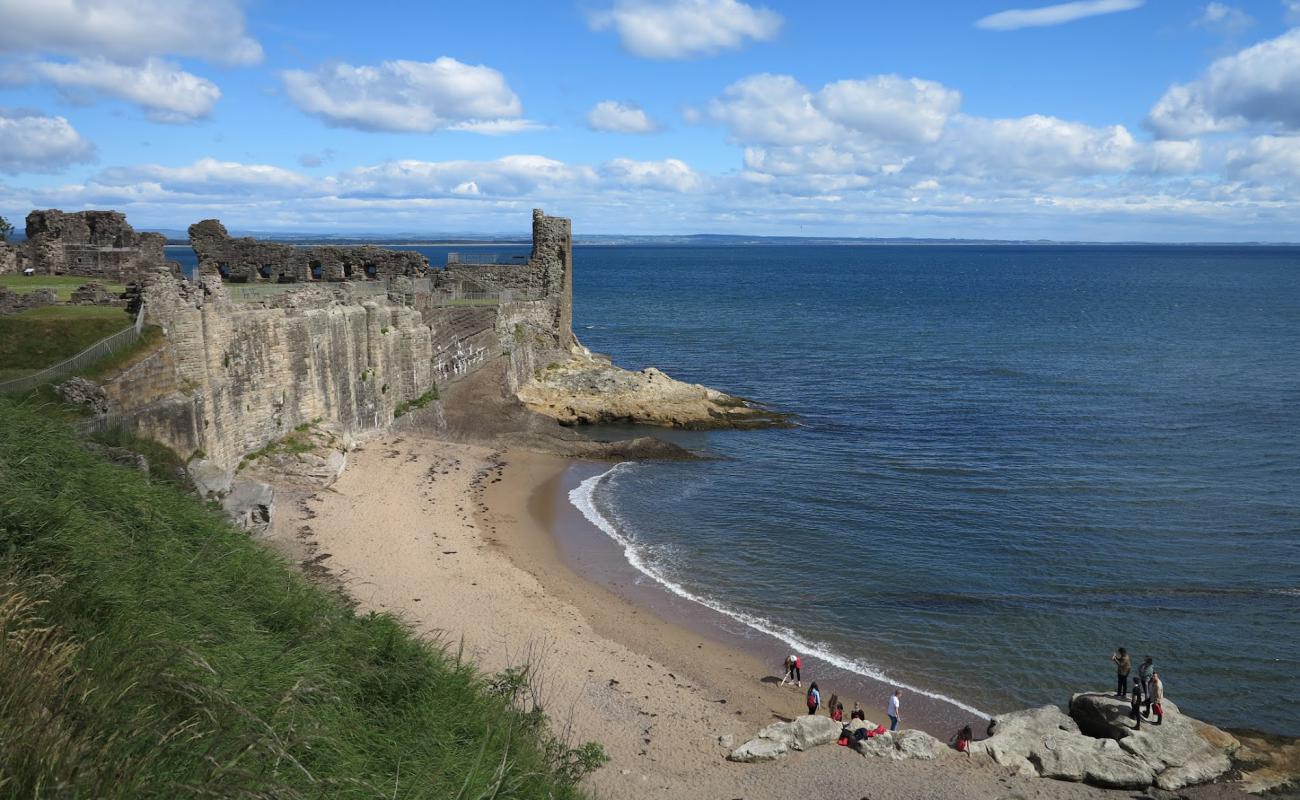 Castle Sands Beach'in fotoğrafı hafif ince çakıl taş yüzey ile