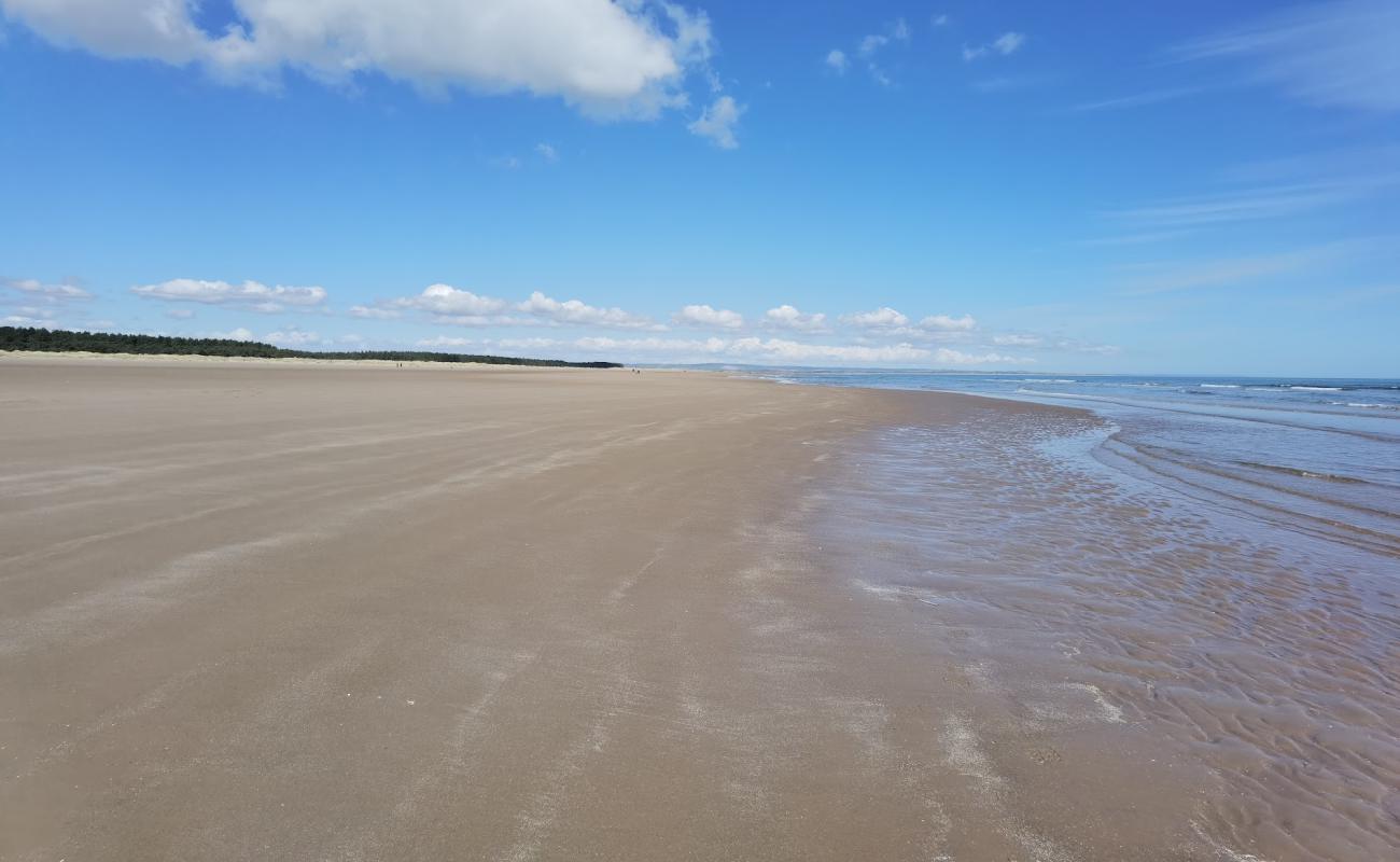 Kinshaldy Beach'in fotoğrafı açık bej kum yüzey ile