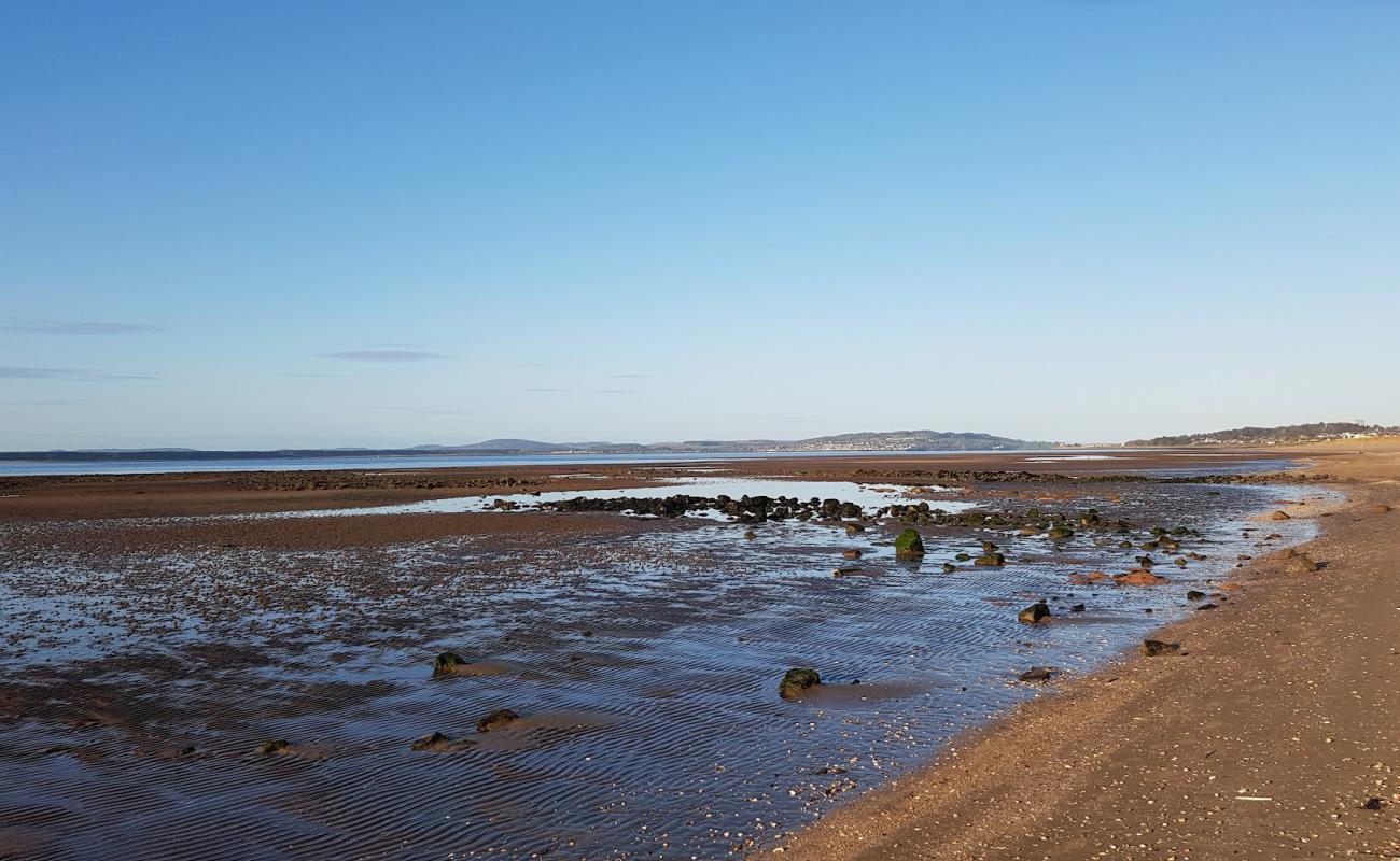 Angus Beach'in fotoğrafı açık bej kum yüzey ile