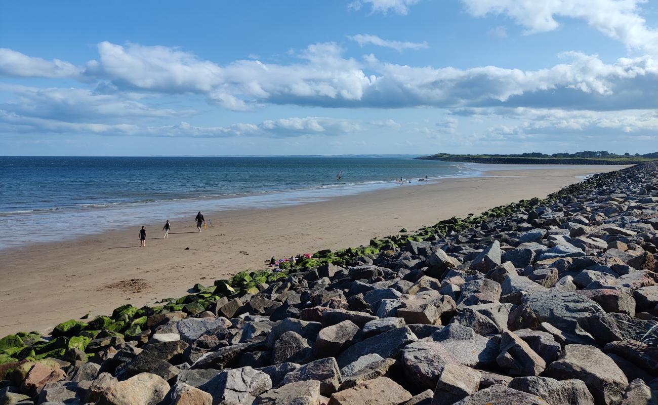 Carnoustie Beach'in fotoğrafı açık bej kum yüzey ile