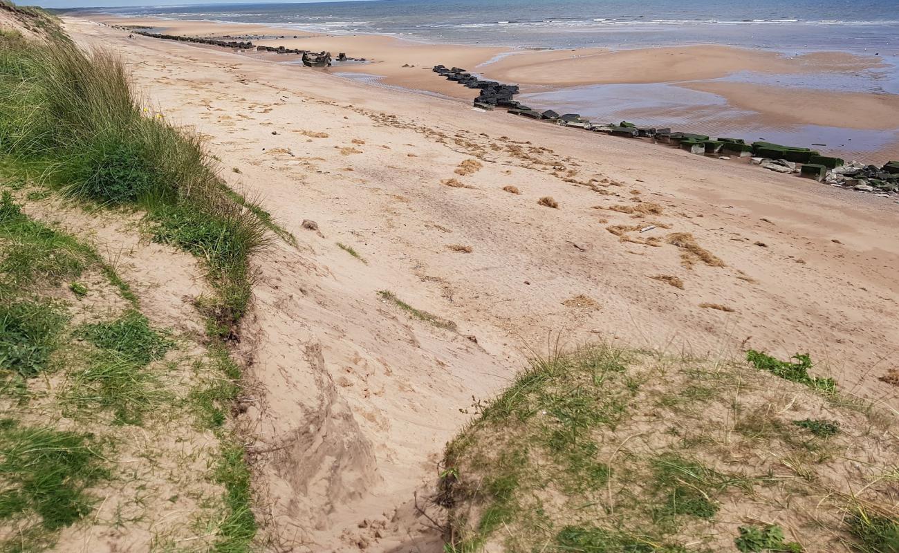 North Donmouth Beach'in fotoğrafı parlak kum yüzey ile