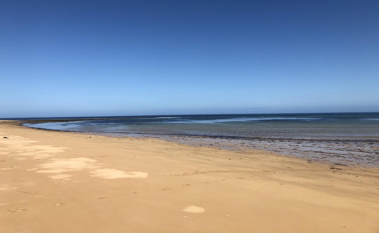 Rattray Beach'in fotoğrafı açık bej kum yüzey ile