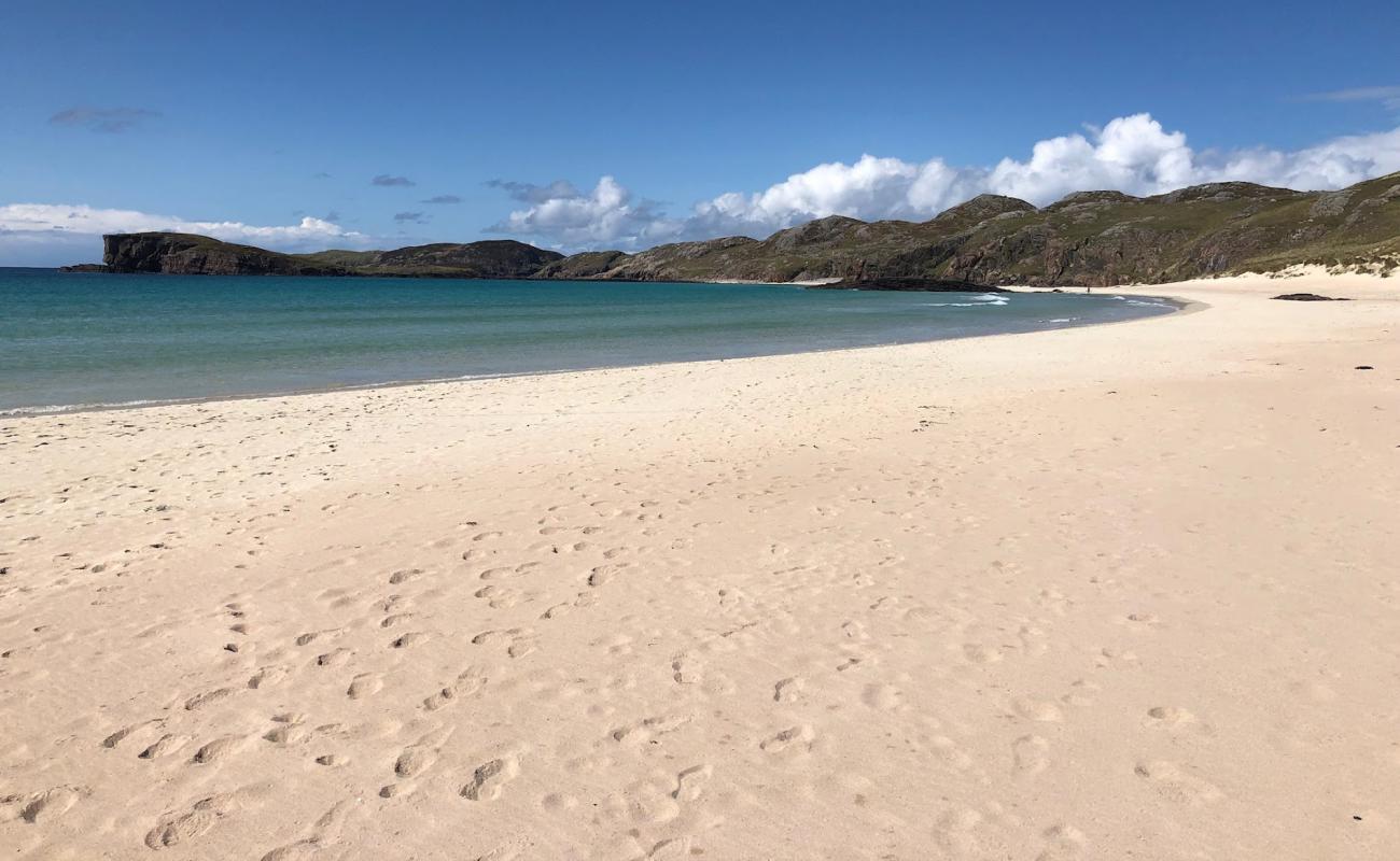 Strathy Beach'in fotoğrafı açık bej kum yüzey ile