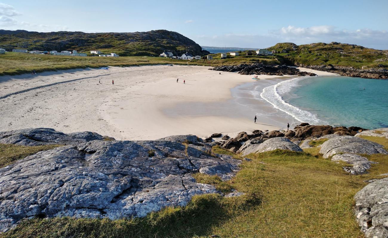 Achmelvich Bay'in fotoğrafı açık bej kum yüzey ile