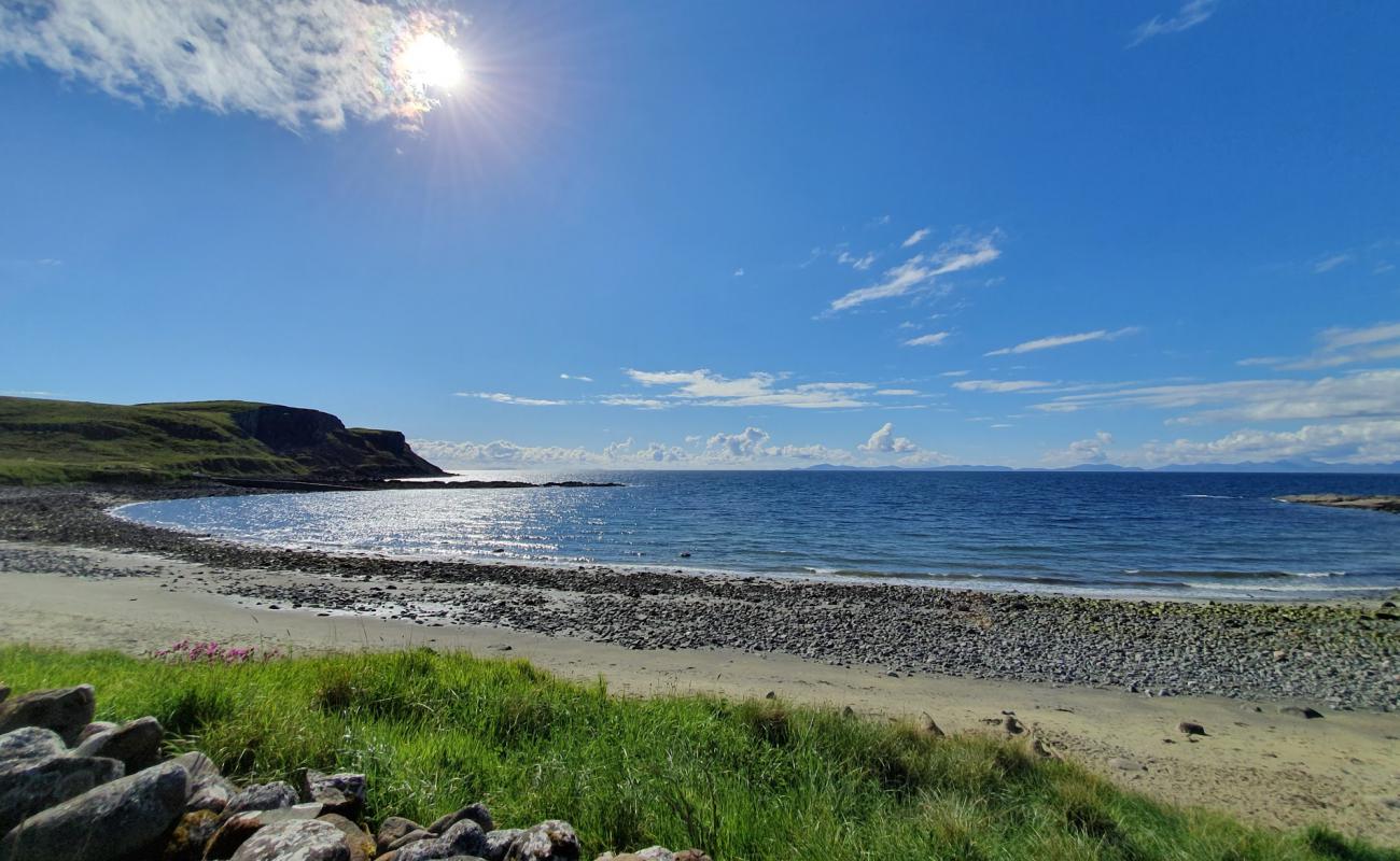 Camus More Camping Beach'in fotoğrafı bej kum ve kayalar yüzey ile