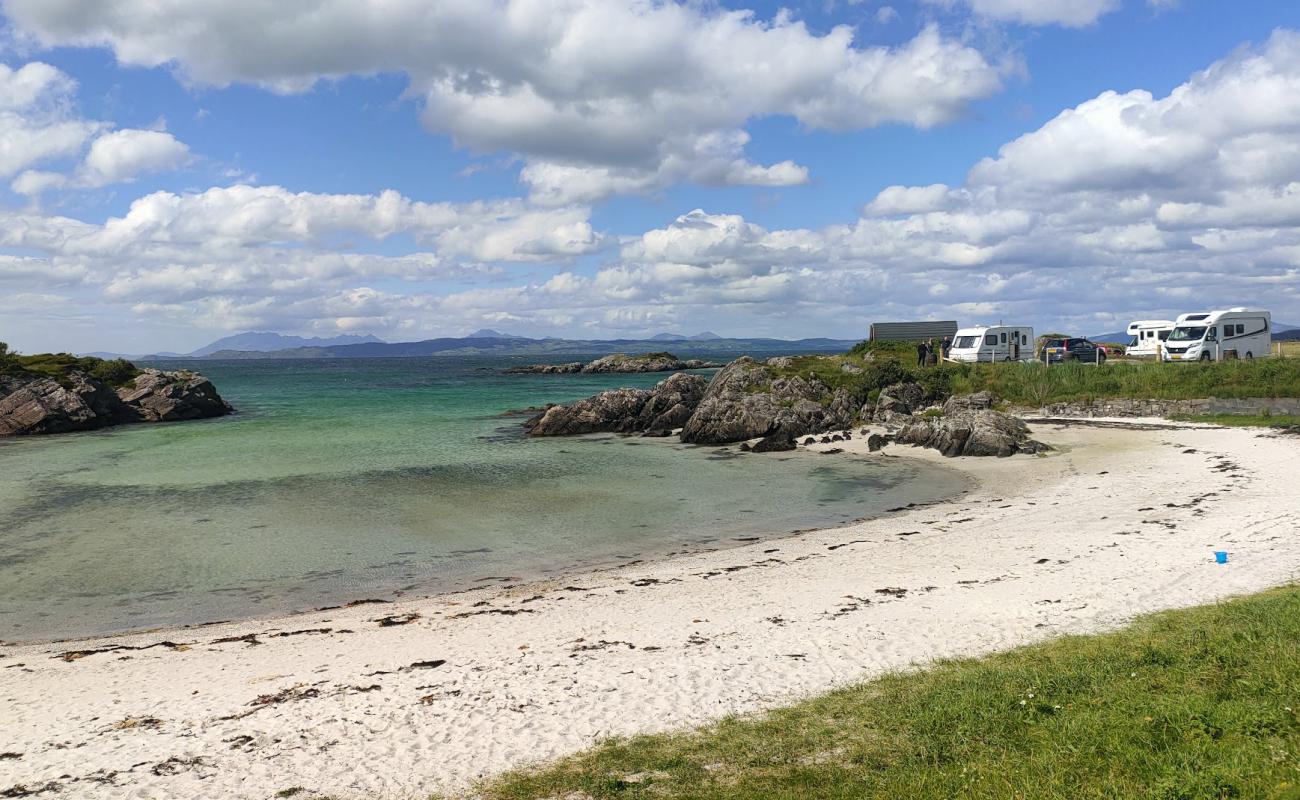 Tigh-na-mara Beach'in fotoğrafı açık bej kum yüzey ile