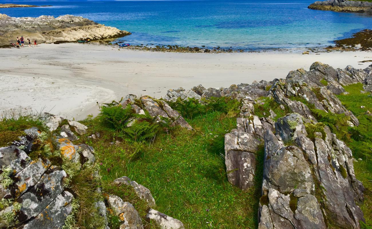 Smirisary Beach'in fotoğrafı açık bej kum yüzey ile