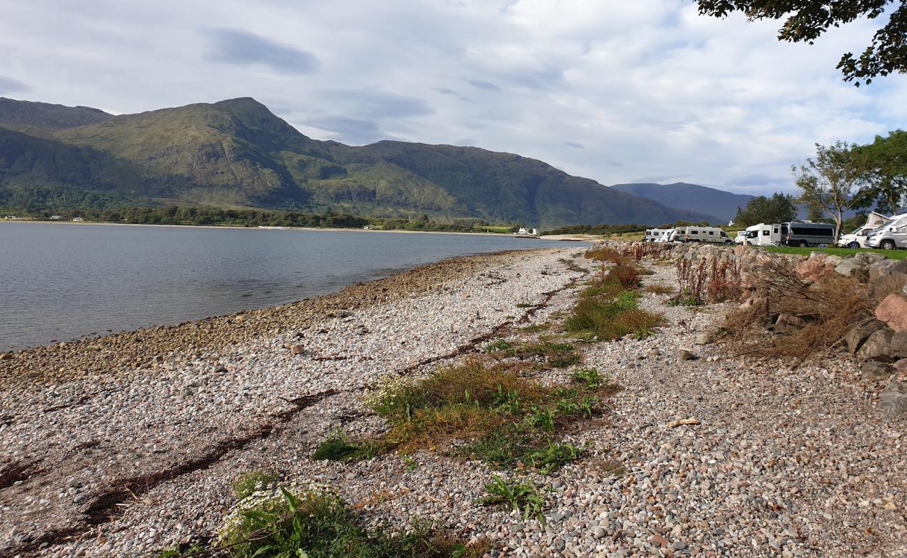 Onich Beach'in fotoğrafı gri çakıl taşı yüzey ile