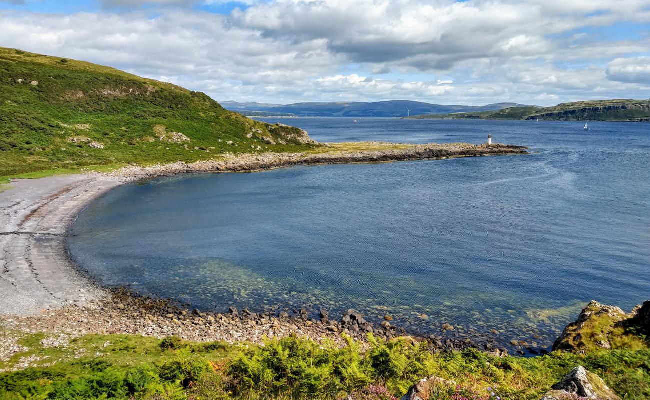 Glencallum Bay Beach'in fotoğrafı taşlı kum yüzey ile