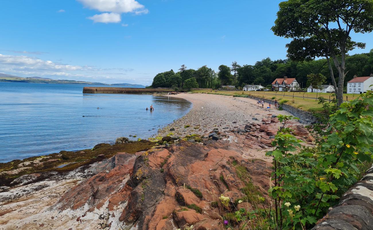 Kerrycroy Bay Beach'in fotoğrafı bej kum ve çakıl yüzey ile